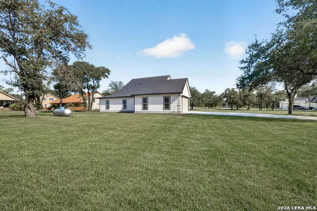 140 County Road 6871 Natalia, TX 78059