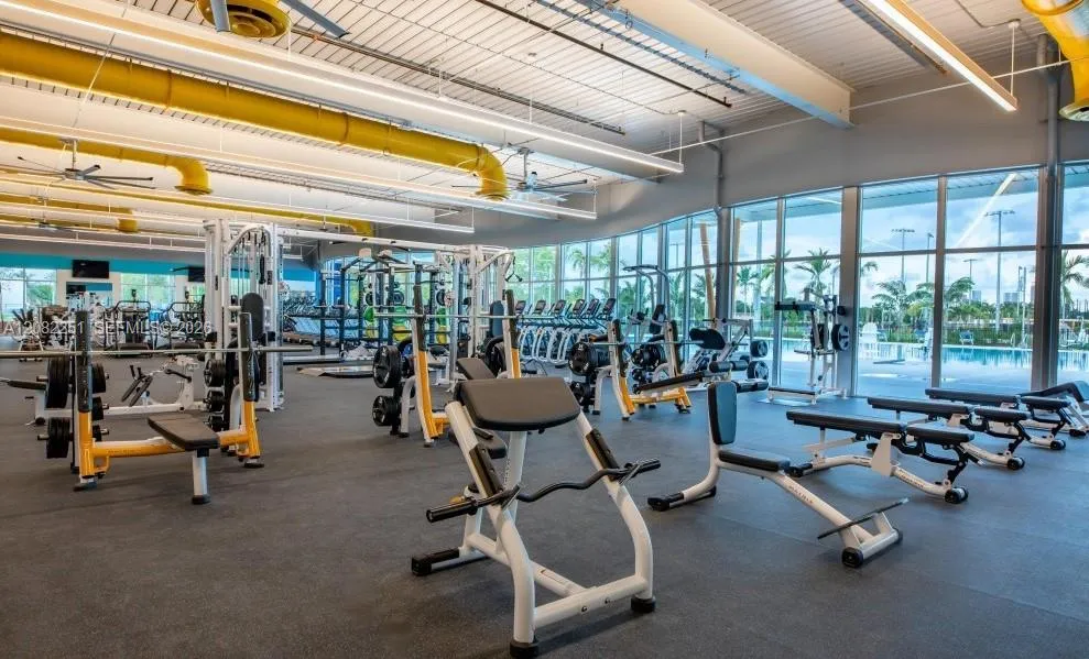 215 SE 4th St #202 Hallandale Beach, FL 33009