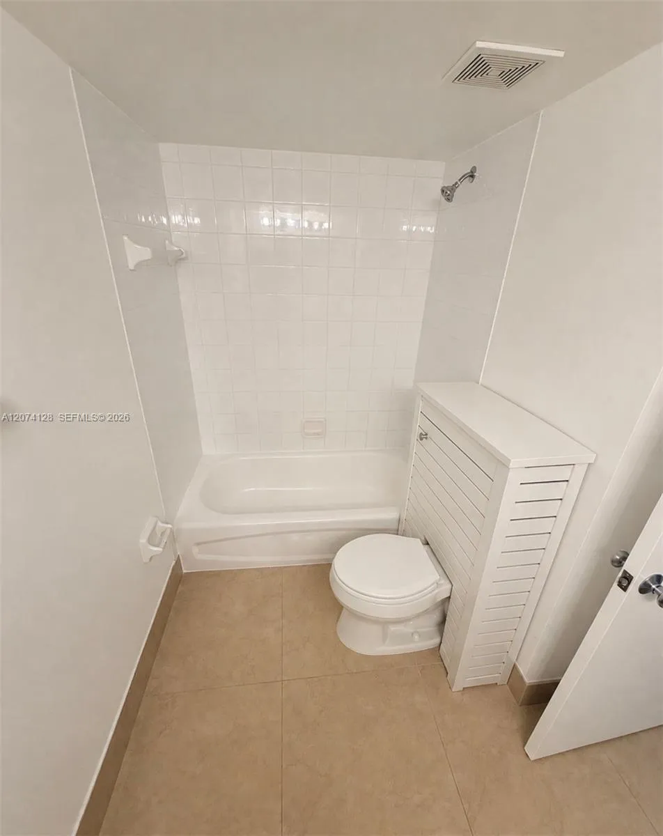 2721 Ocean Club Blvd #201 Hollywood, FL 33019