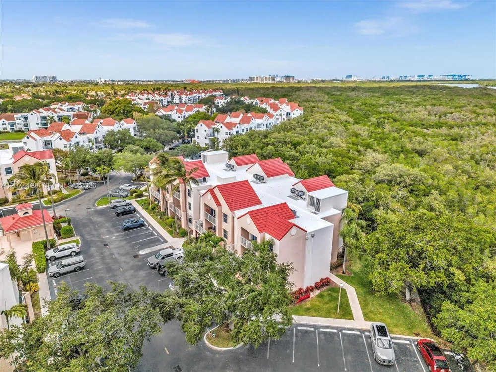 2721 Ocean Club Blvd #201 Hollywood, FL 33019