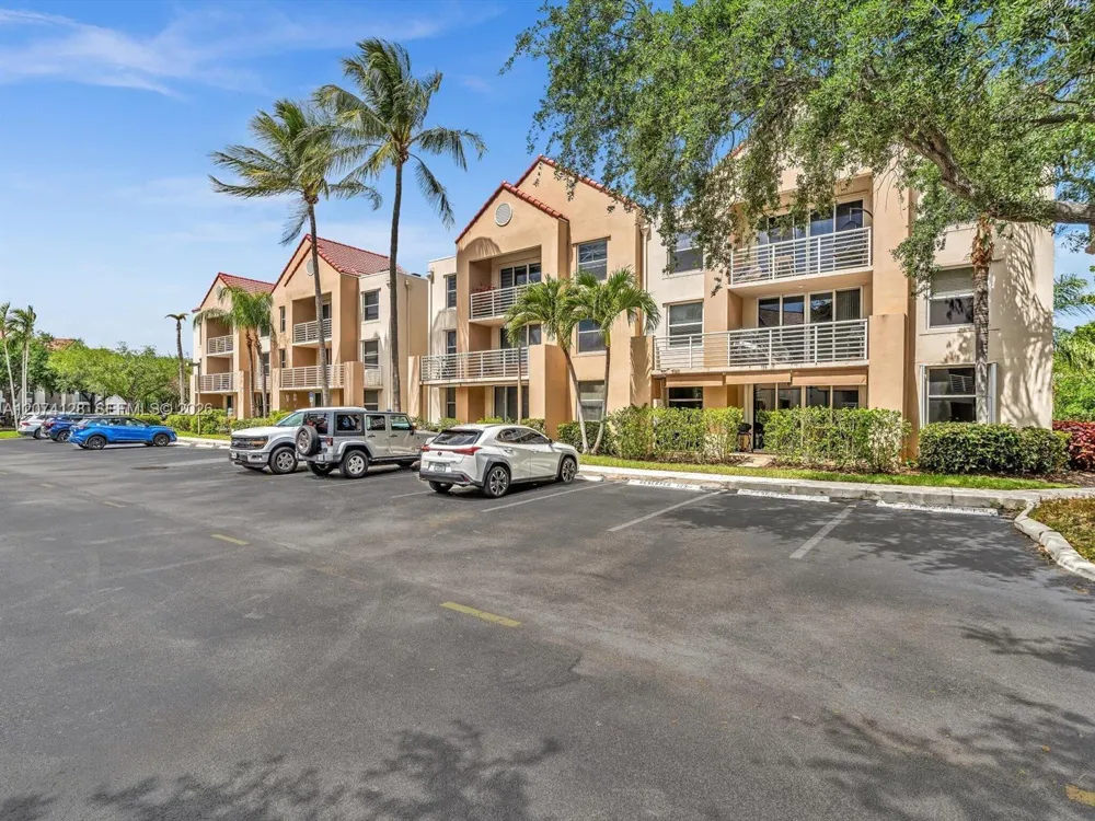 2721 Ocean Club Blvd #201 Hollywood, FL 33019