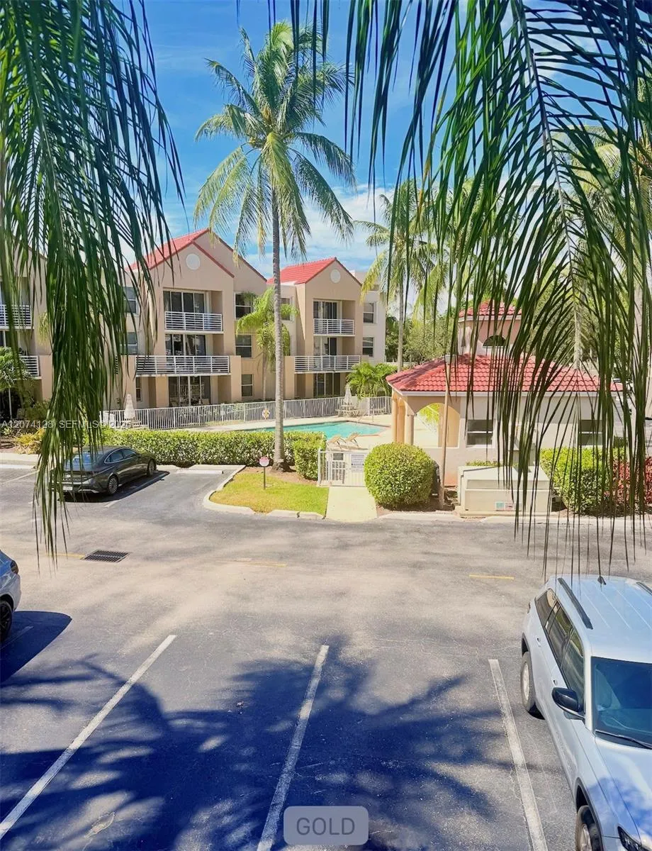 2721 Ocean Club Blvd #201 Hollywood, FL 33019