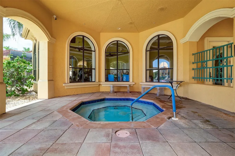2741 VIA CIPRIANI #922B Clearwater, FL 33764
