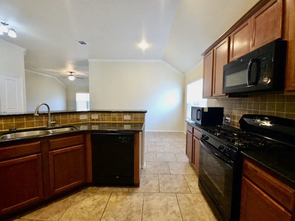 124 Jasper Trail Buda, TX 78610