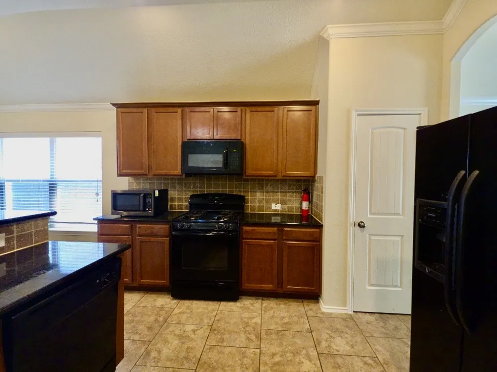 124 Jasper Trail Buda, TX 78610