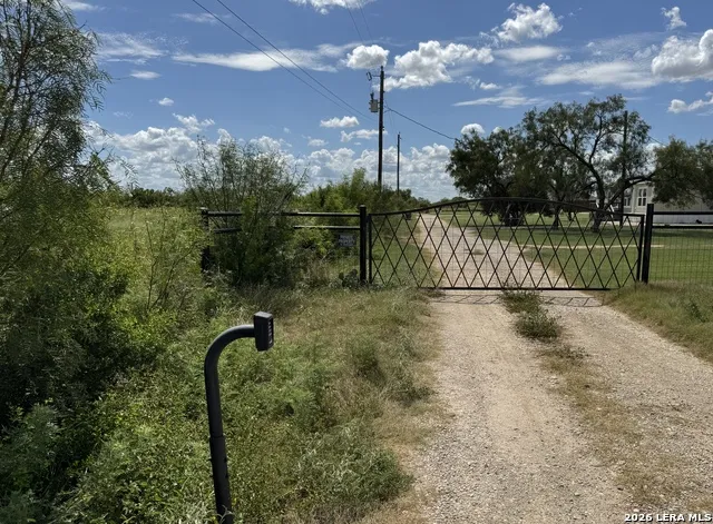 2259 County Road 325 Sabinal, TX 78881