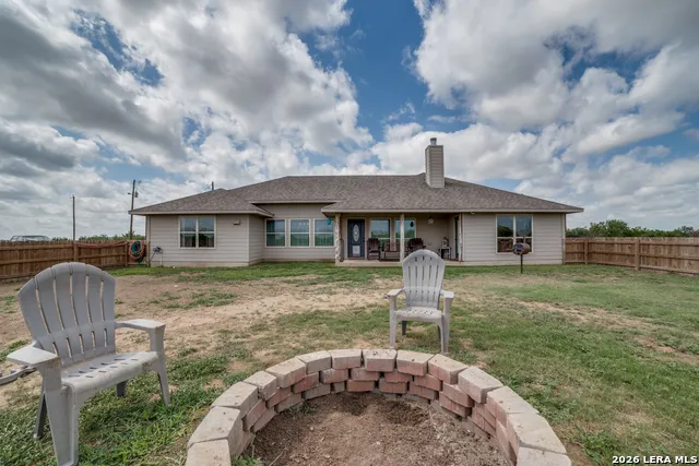 2259 County Road 325 Sabinal, TX 78881