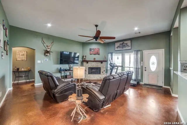 2259 County Road 325 Sabinal, TX 78881