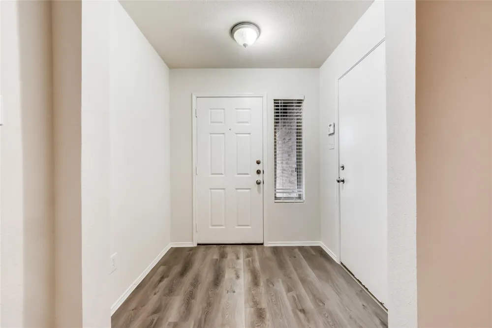 2613 Castle Pines Drive Burleson, TX 76028