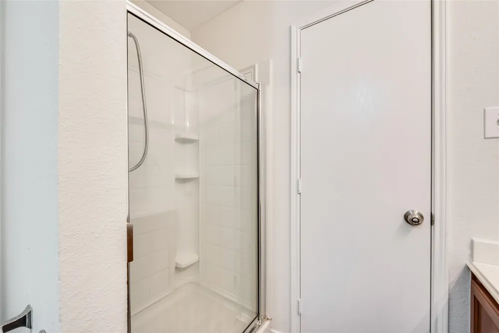 2613 Castle Pines Drive Burleson, TX 76028