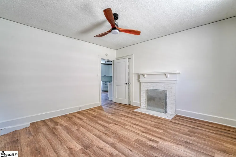 9 Forest Mill Street Spartanburg, SC 29301