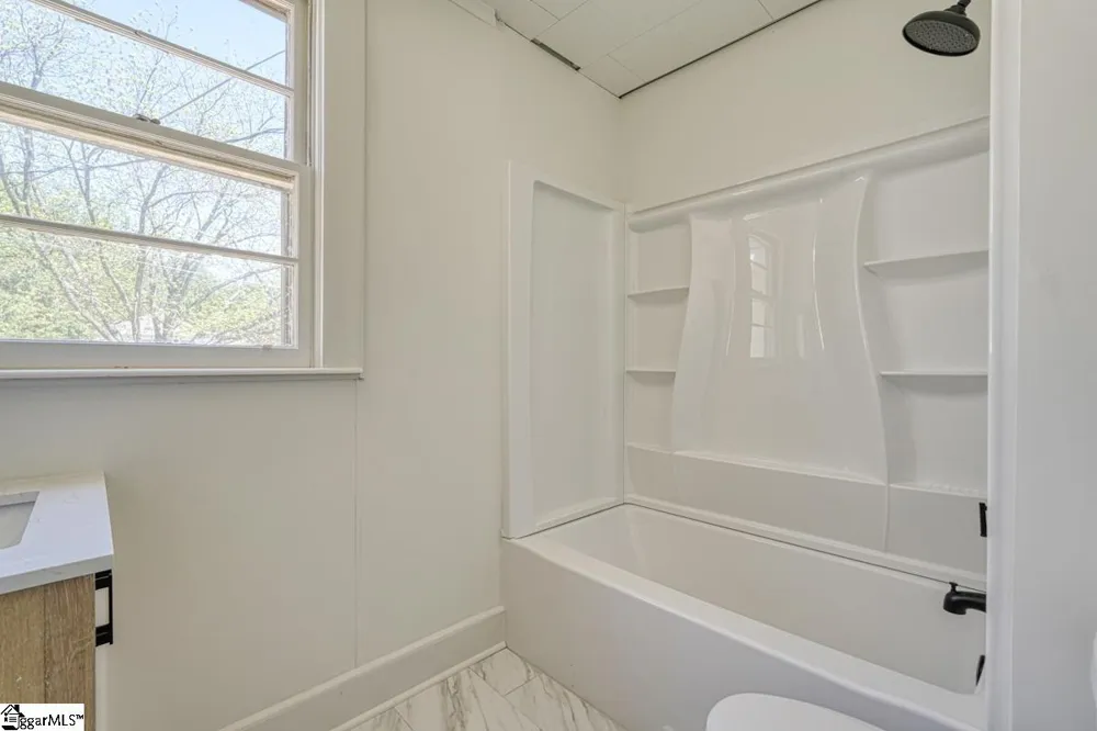 9 Forest Mill Street Spartanburg, SC 29301