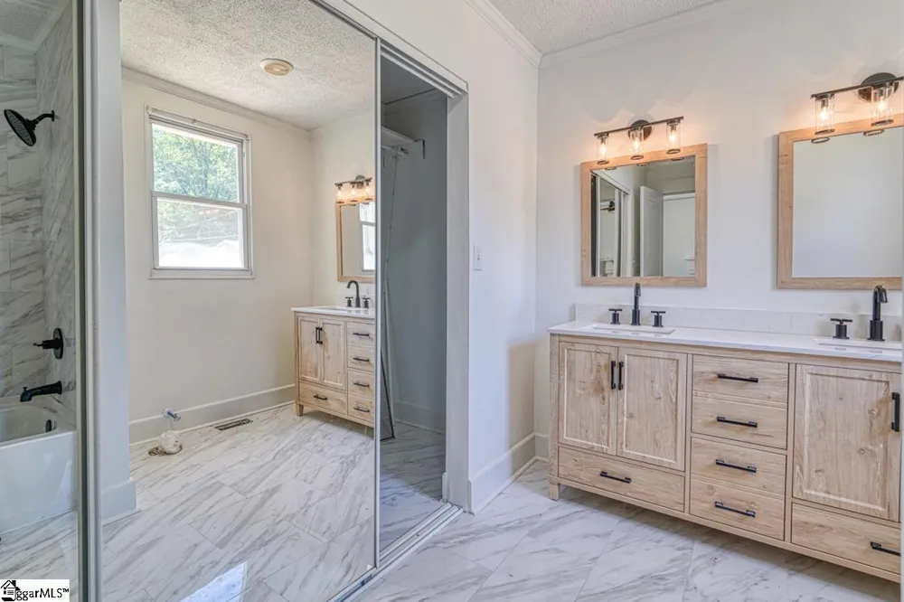 9 Forest Mill Street Spartanburg, SC 29301