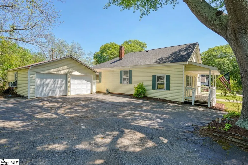 9 Forest Mill Street Spartanburg, SC 29301