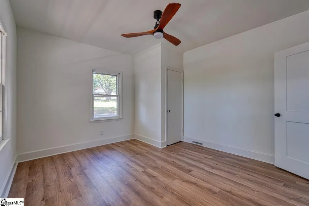 9 Forest Mill Street Spartanburg, SC 29301