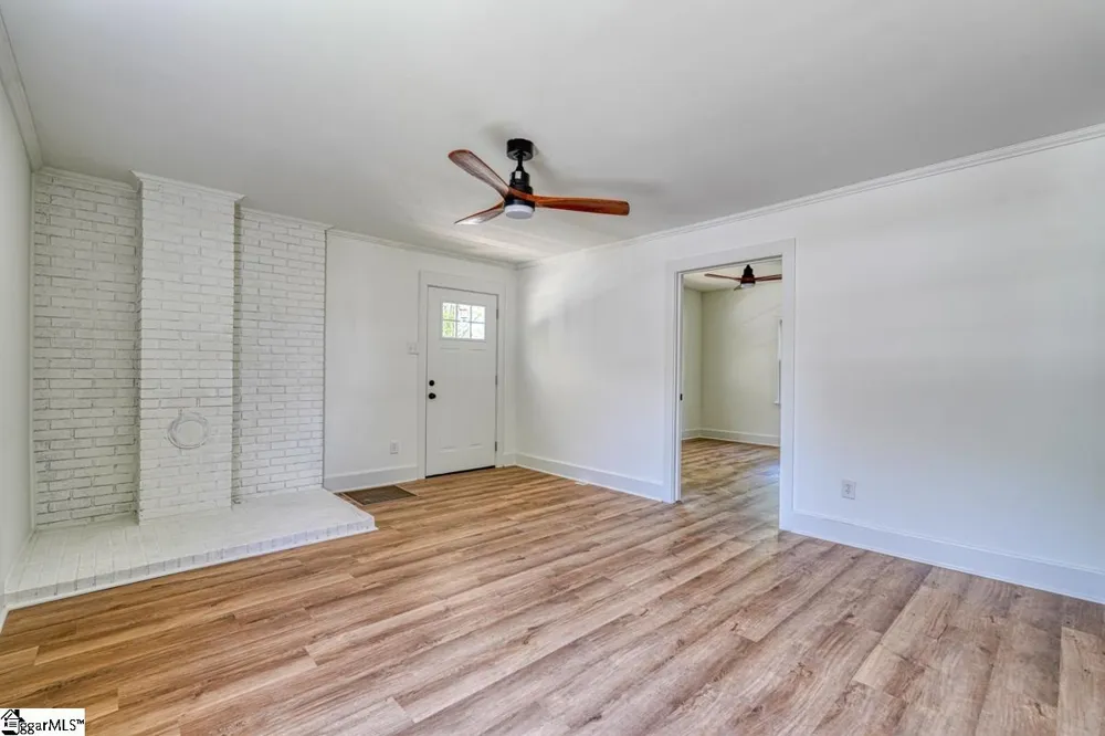 9 Forest Mill Street Spartanburg, SC 29301