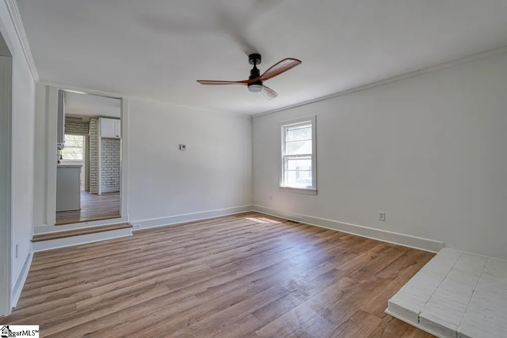 9 Forest Mill Street Spartanburg, SC 29301