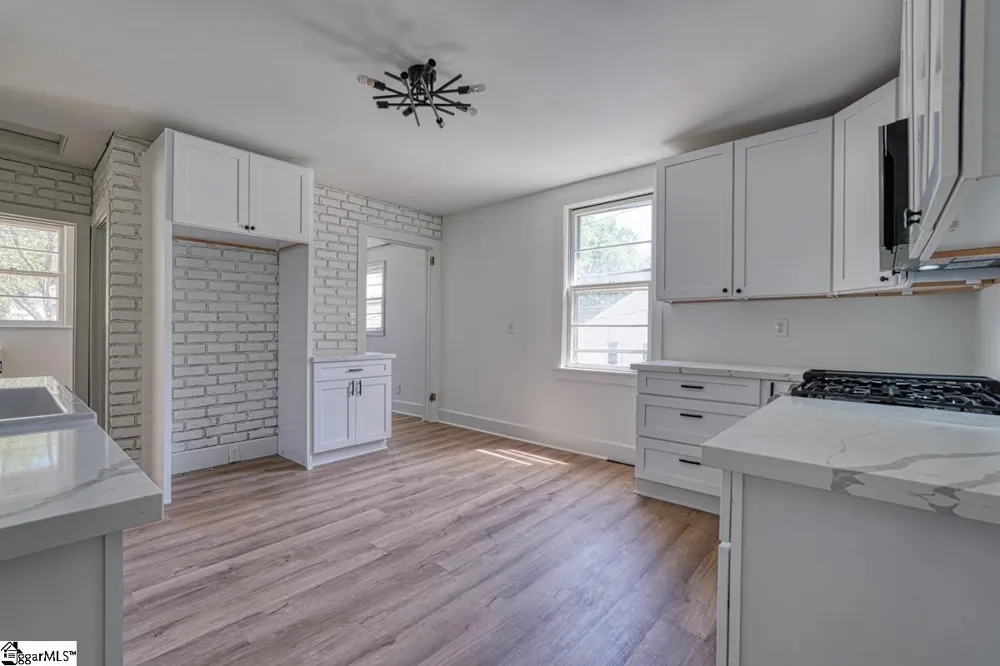 9 Forest Mill Street Spartanburg, SC 29301