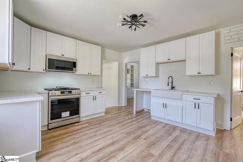 9 Forest Mill Street Spartanburg, SC 29301