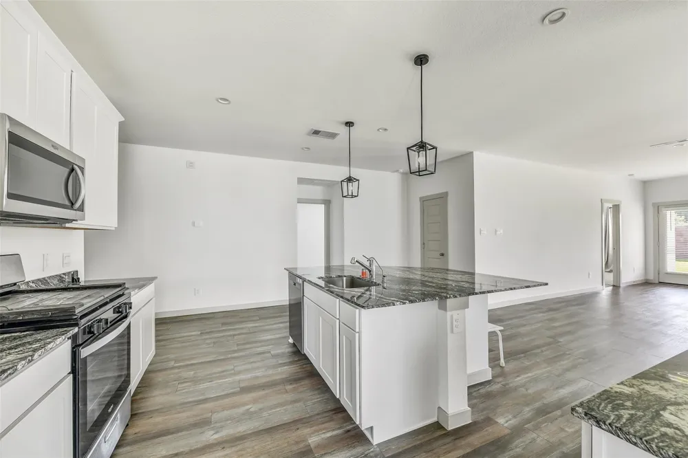 1004 Great Barracuda Lane Alvin, TX 77511