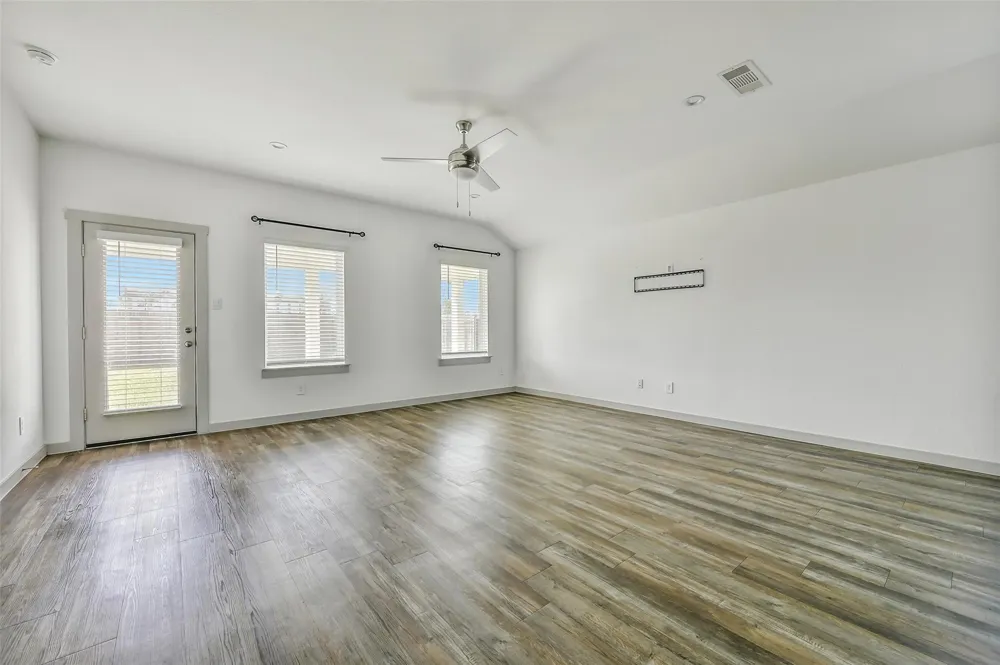 1004 Great Barracuda Lane Alvin, TX 77511