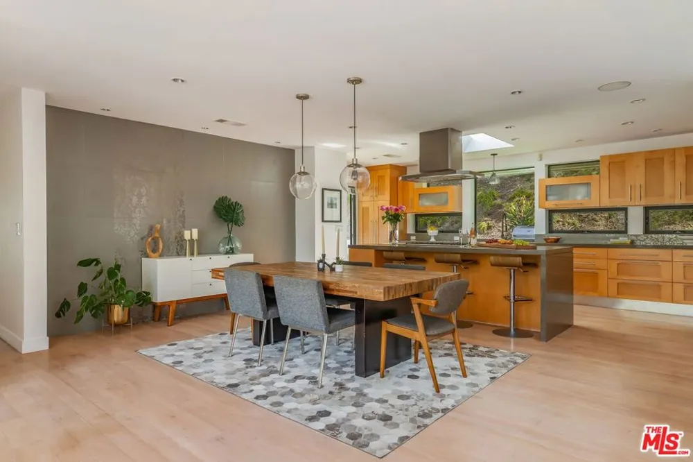 874 Norman Place Los Angeles, CA 90049