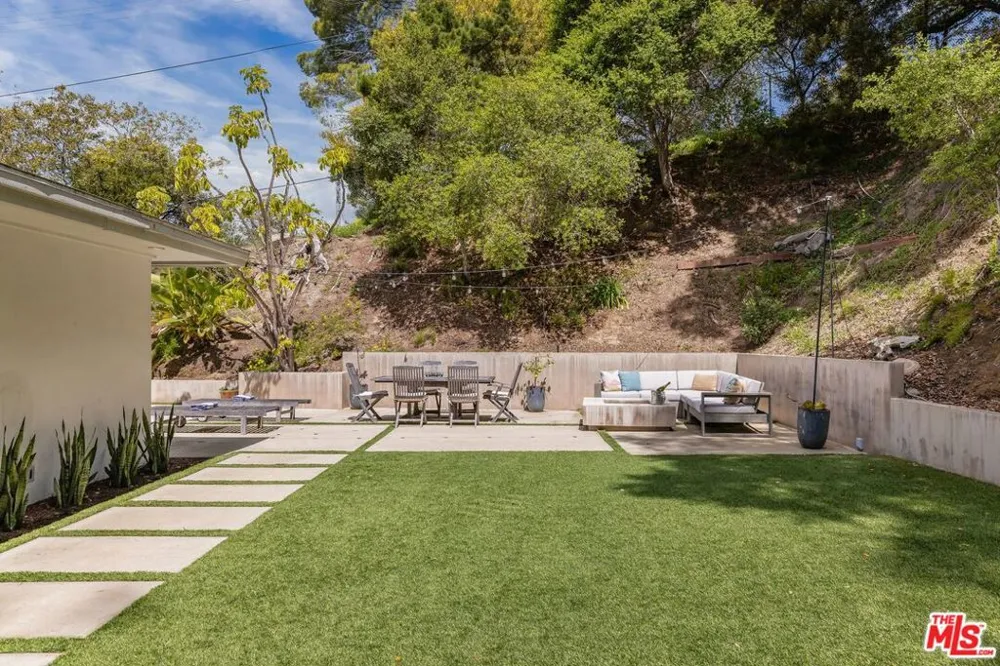 874 Norman Place Los Angeles, CA 90049