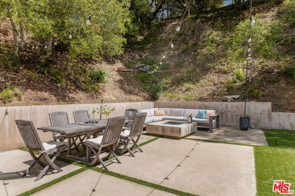 874 Norman Place Los Angeles, CA 90049