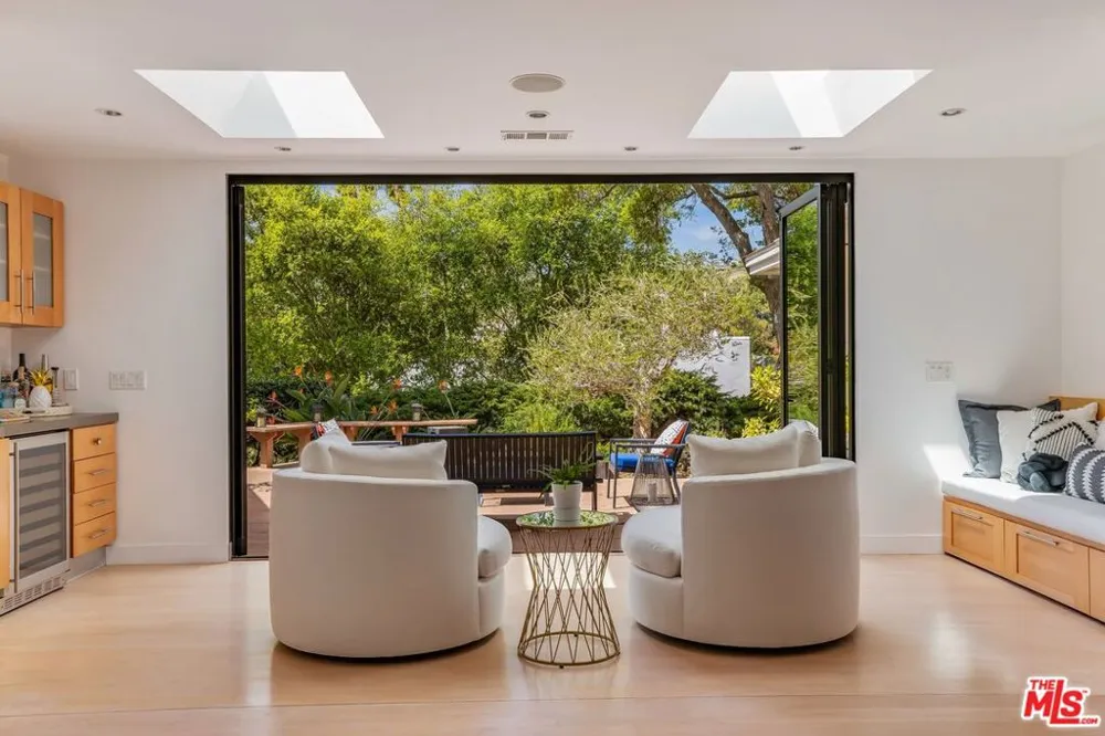 874 Norman Place Los Angeles, CA 90049