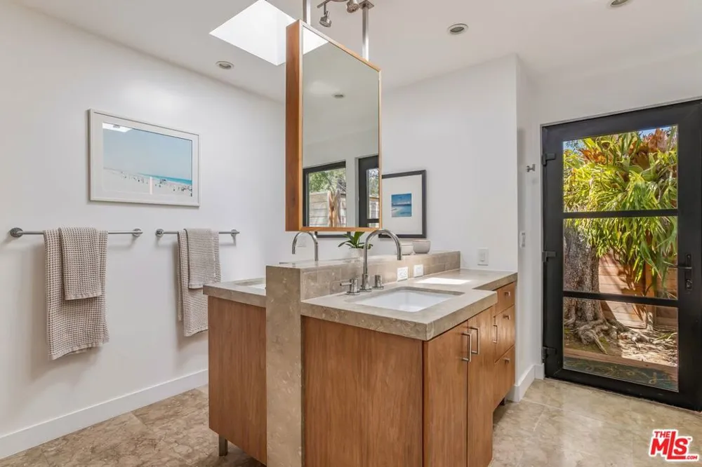 874 Norman Place Los Angeles, CA 90049