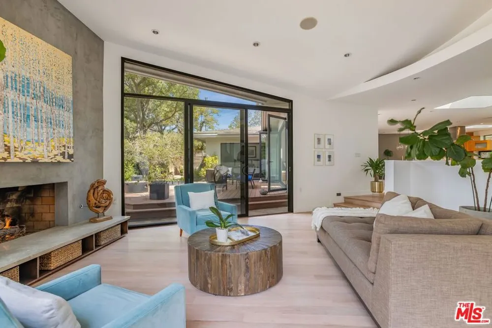 874 Norman Place Los Angeles, CA 90049