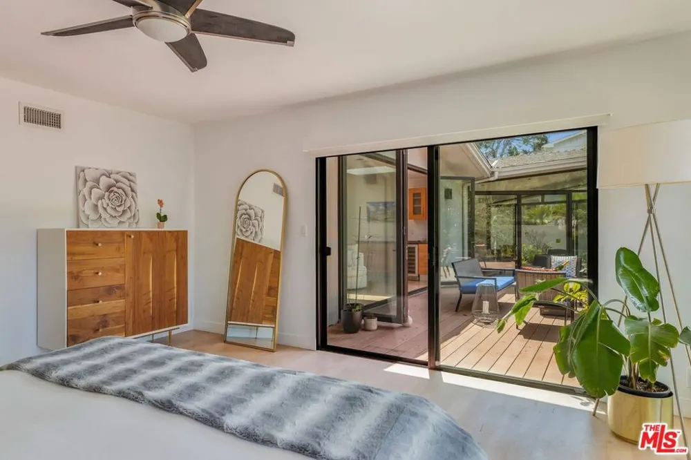 874 Norman Place Los Angeles, CA 90049