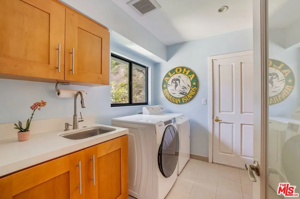 874 Norman Place Los Angeles, CA 90049
