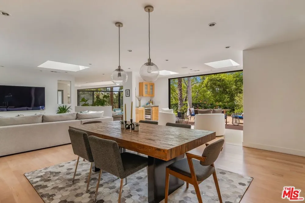 874 Norman Place Los Angeles, CA 90049