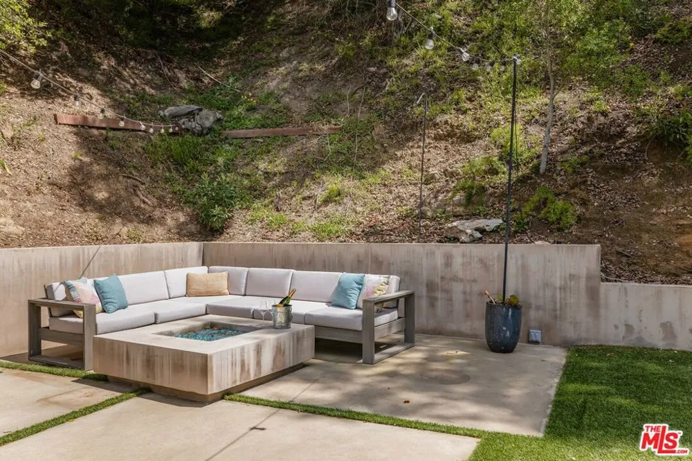 874 Norman Place Los Angeles, CA 90049