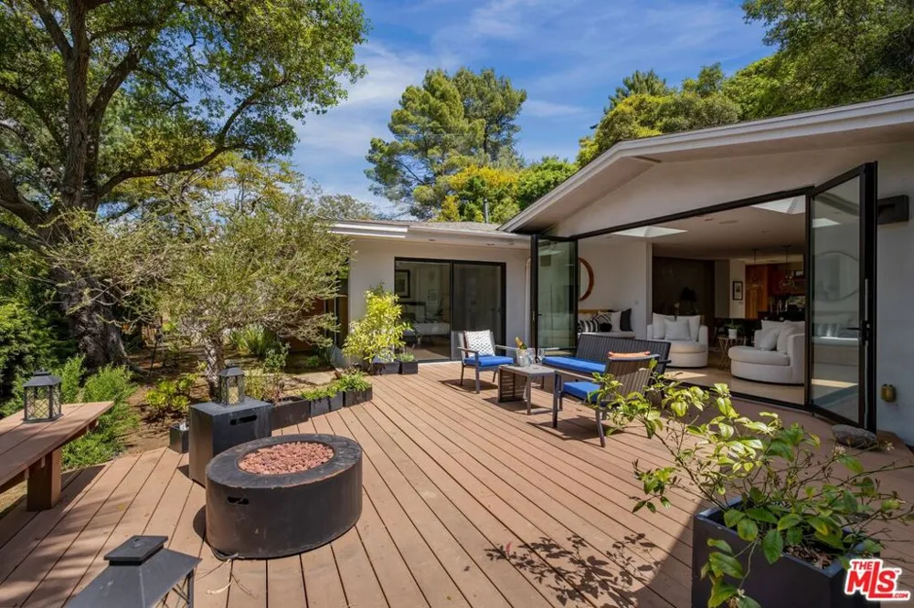 874 Norman Place Los Angeles, CA 90049