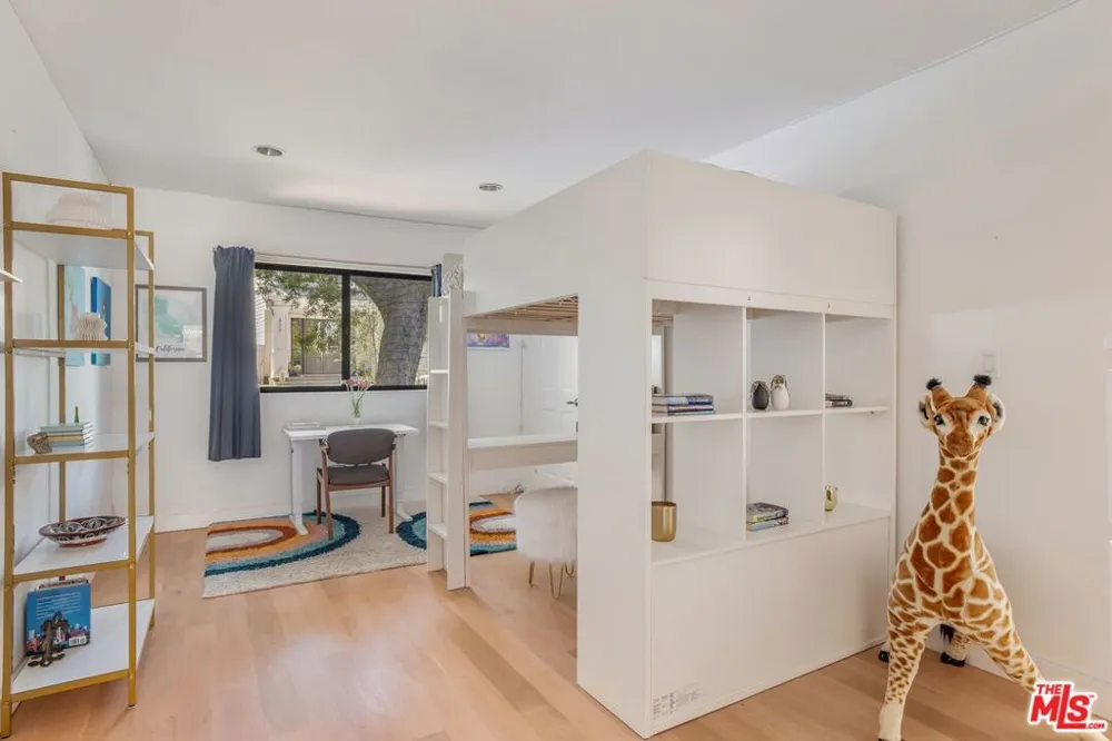 874 Norman Place Los Angeles, CA 90049