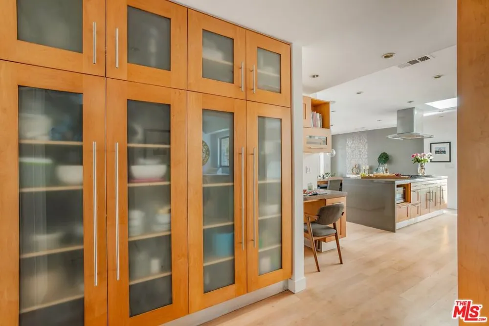 874 Norman Place Los Angeles, CA 90049