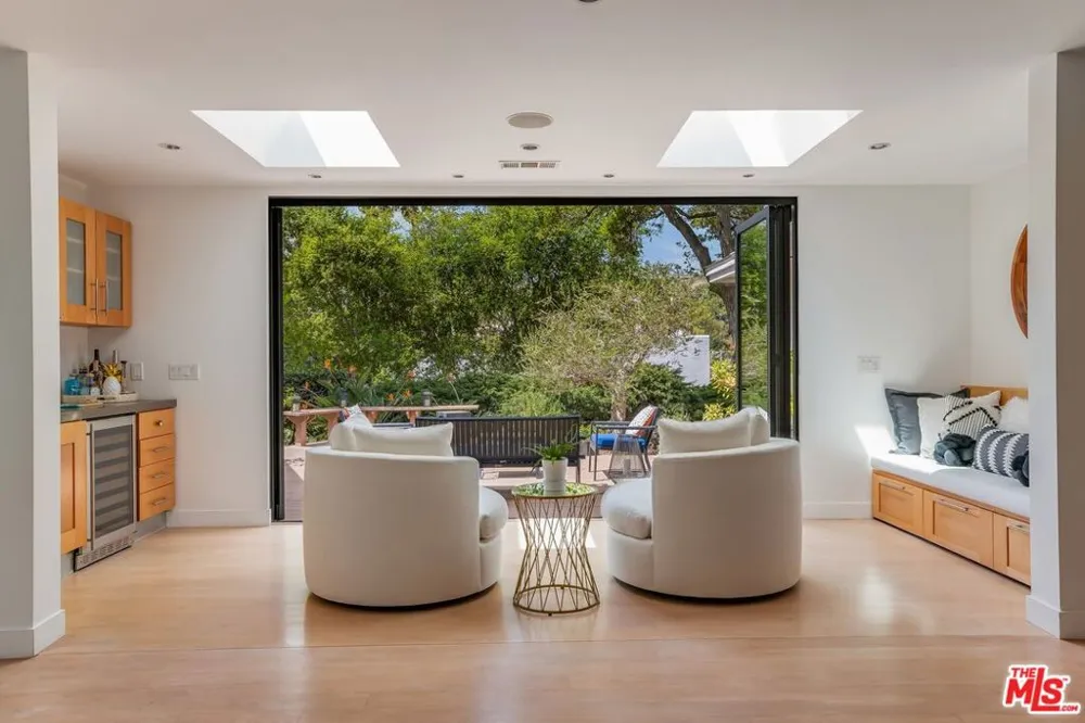 874 Norman Place Los Angeles, CA 90049
