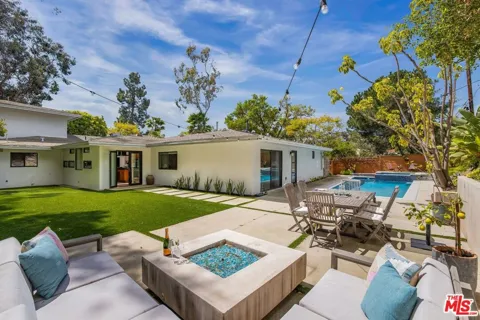 874 Norman Place