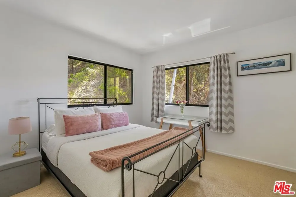 874 Norman Place Los Angeles, CA 90049