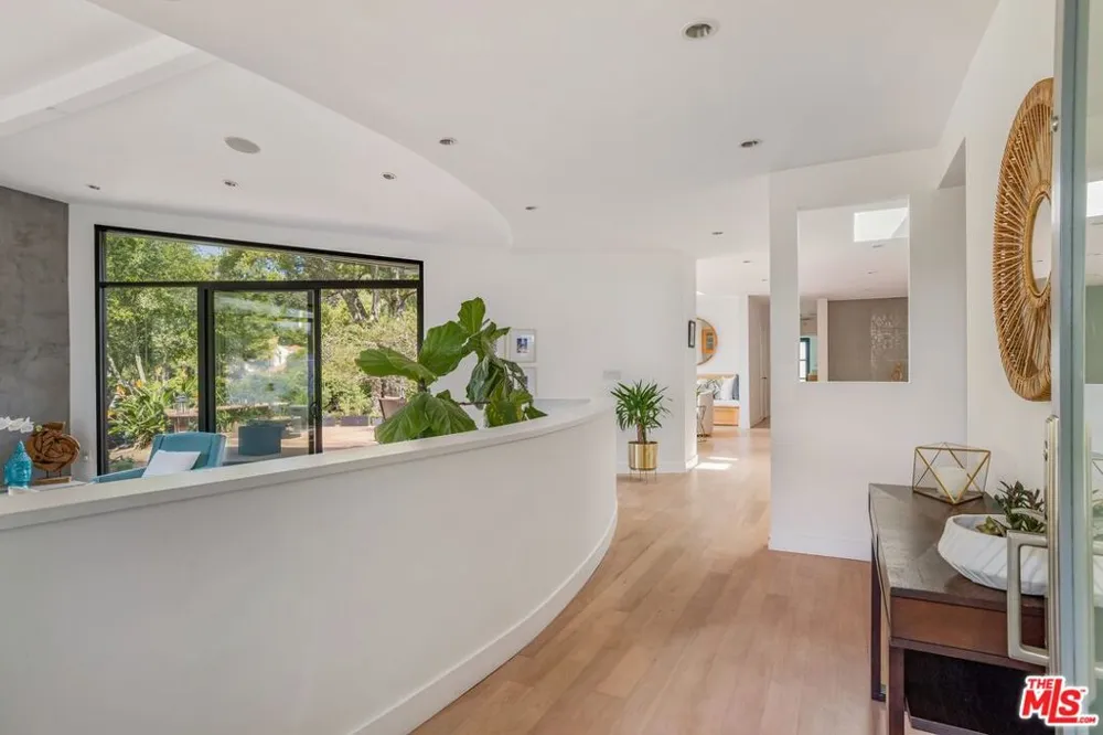 874 Norman Place Los Angeles, CA 90049