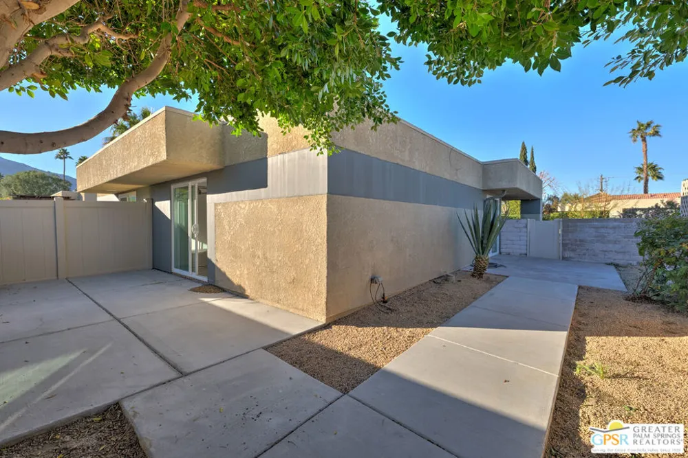 1589 Sunflower Court Palm Springs, CA 92262