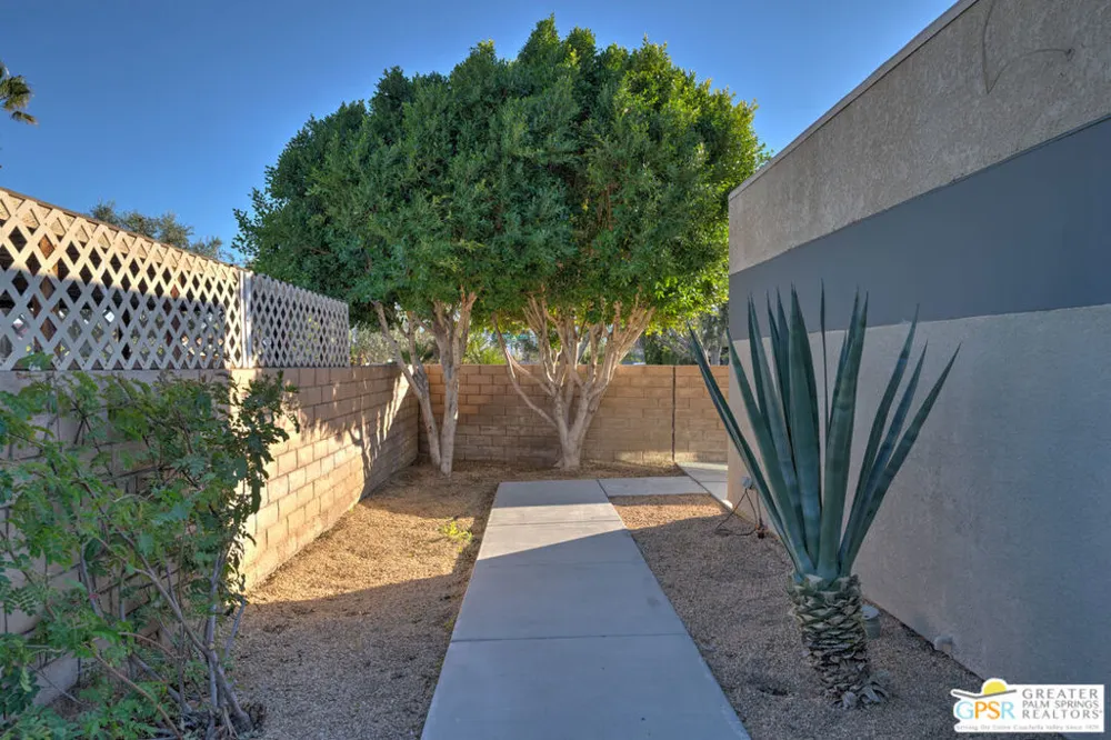 1589 Sunflower Court Palm Springs, CA 92262