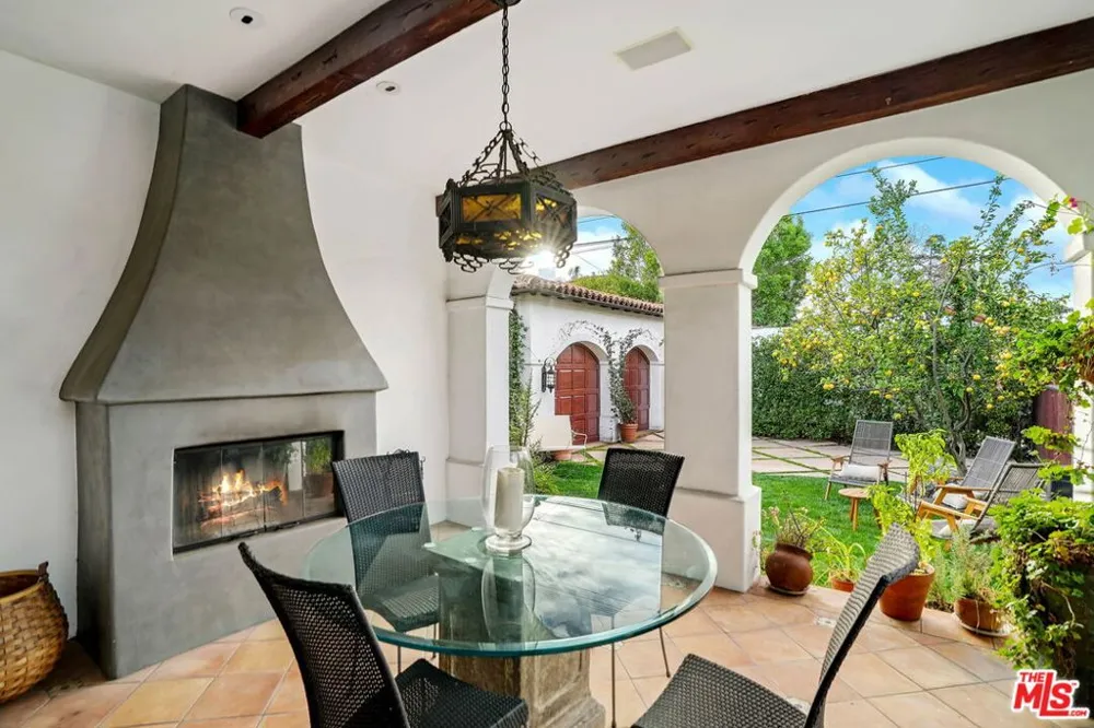 101 S Kilkea Drive Los Angeles, CA 90048