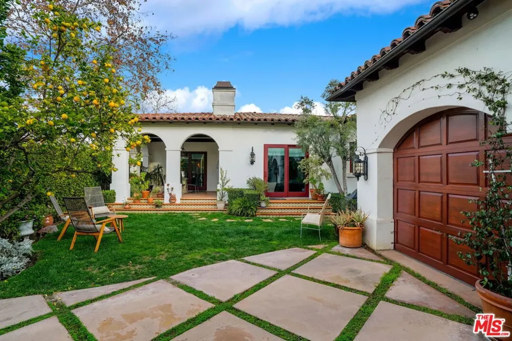 101 S Kilkea Drive Los Angeles, CA 90048