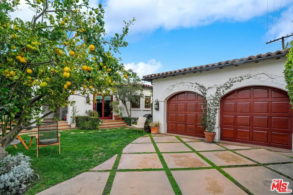 101 S Kilkea Drive Los Angeles, CA 90048