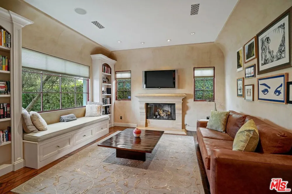 101 S Kilkea Drive Los Angeles, CA 90048
