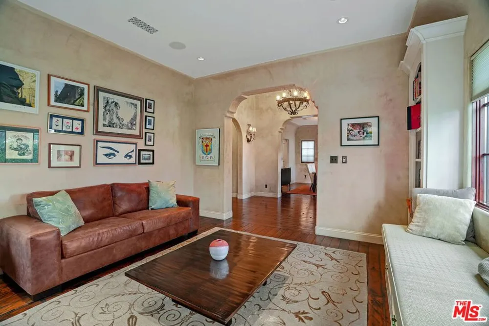 101 S Kilkea Drive Los Angeles, CA 90048
