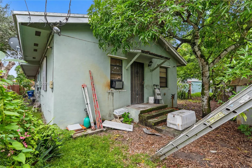 1885 NW 113th Ter Miami, FL 33167